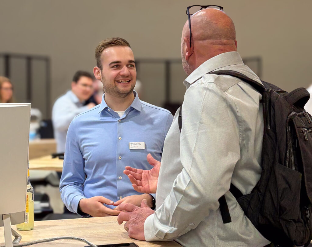 Gespräch auf der Messe