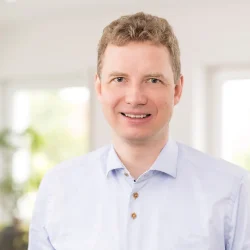 Darius-RauertcTimo_Lutz_Werbefotografie_web.jpg Darius-Rauert