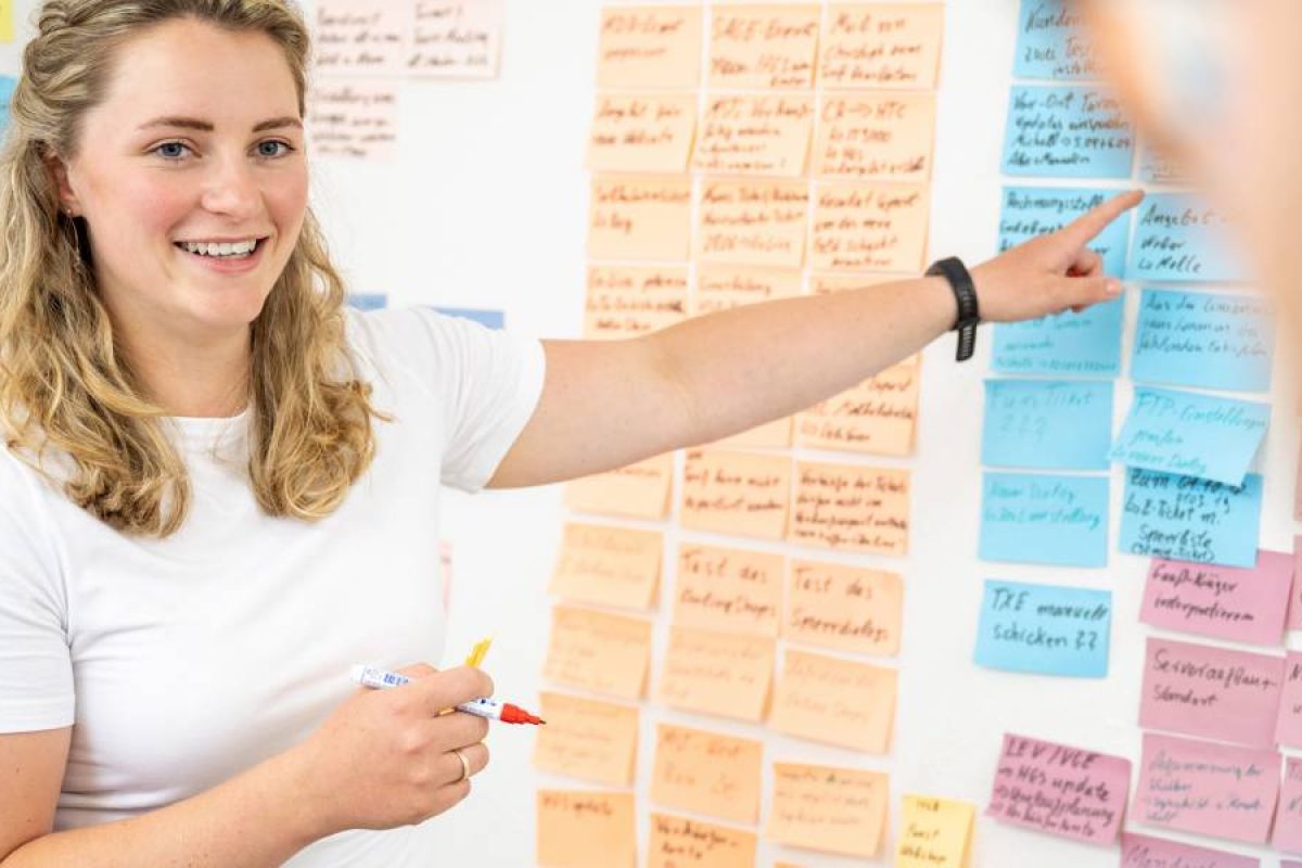 werbefoto_postits_wand