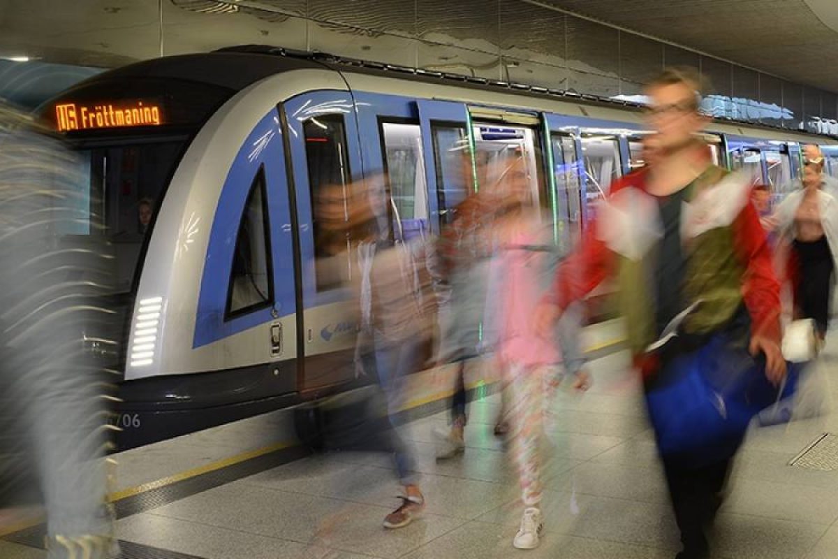 mvg_ubahn_verschwommen